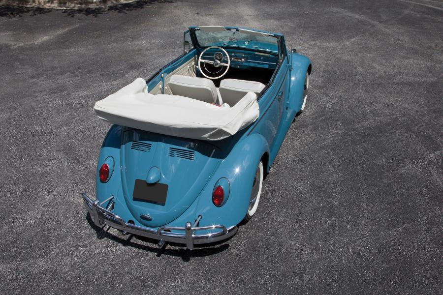  Volkswagen Beetle Cabriolet White Roof 1963 года  (фото 8 из 18)